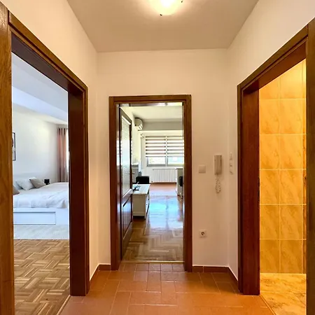Modern & Complete 2bdr With Free Parking Sarajevo