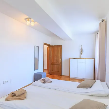 Modern & Complete 2bdr With Free Parking 아파트 *