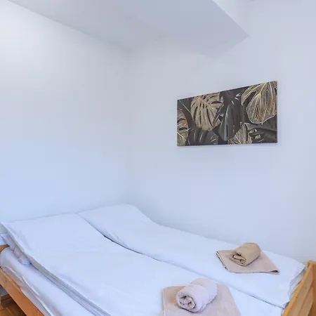Modern & Complete 2bdr With Free Parking 아파트 *