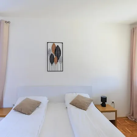 아파트 Modern & Complete 2bdr With Free Parking