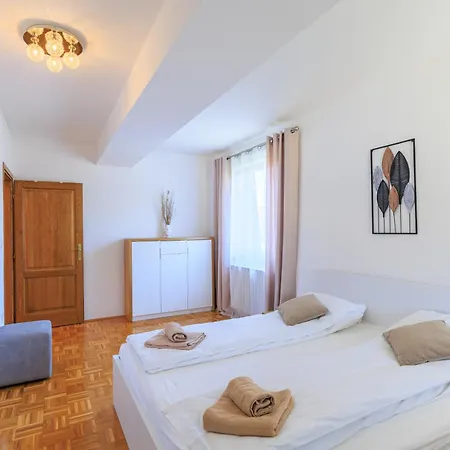 Modern & Complete 2bdr With Free Parking 아파트 *