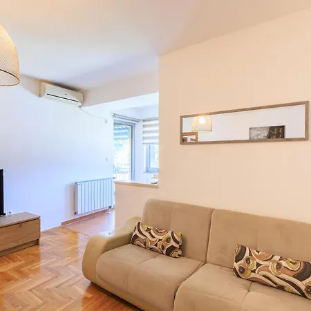 Modern & Complete 2bdr With Free Parking 아파트 *