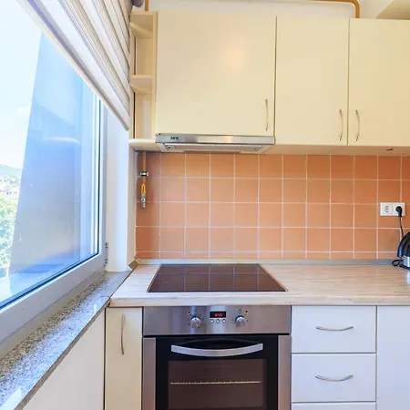 Modern & Complete 2bdr With Free Parking 아파트 *
