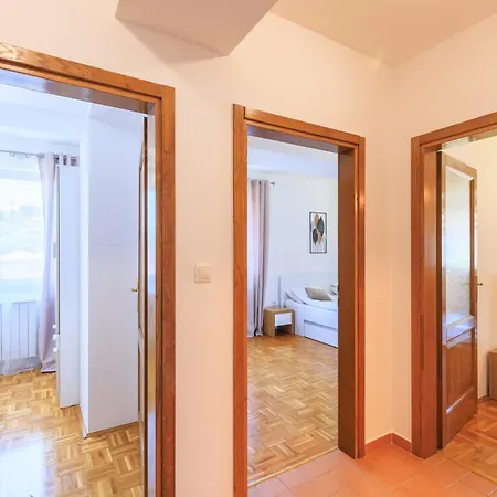 아파트 Modern & Complete 2bdr With Free Parking *