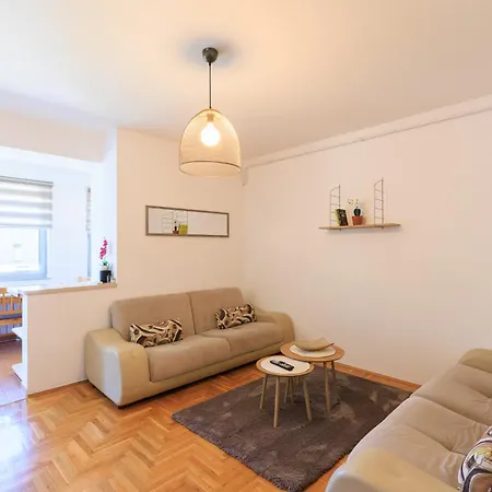 Modern & Complete 2bdr With Free Parking 사라예보