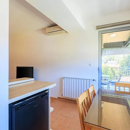 Modern & Complete 2bdr With Free Parking