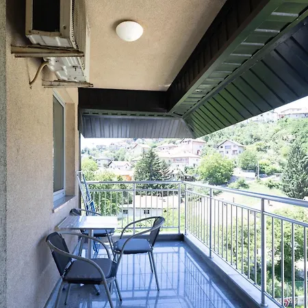 Modern & Complete 2bdr With Free Parking 아파트 사라예보